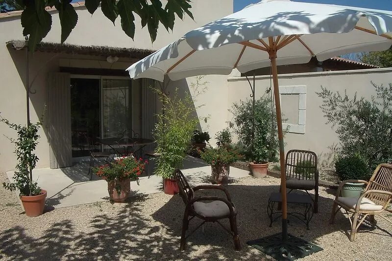 CHARMING GITE WITH POOL AT THE FOOT OF ALPIILES IN EYGALIERES