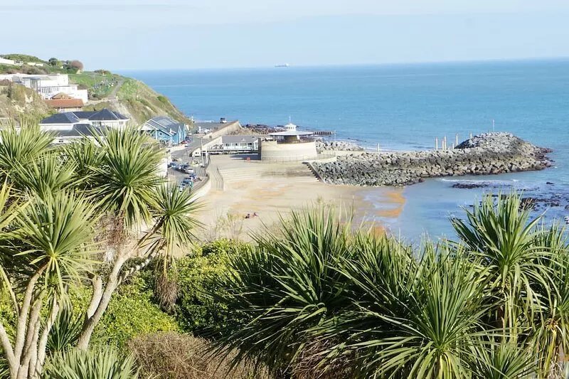 2 bedroom apartment situated in spectacular location in Ventnor