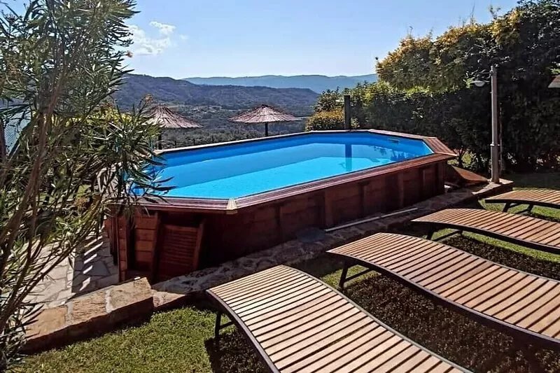 Family-friendly house in Draguć, Istria, with gorgeous garden and stunning view