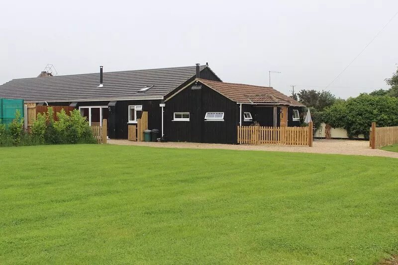 BARN COTTAGE. Delightful luxury rustic barn conversion nr New Forest/south