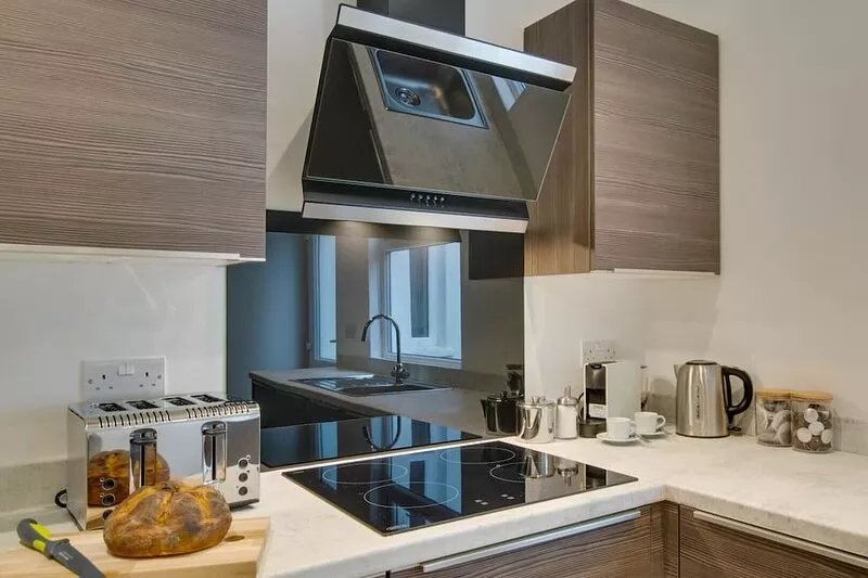 Drws Nesaf Cardiff Townhouse