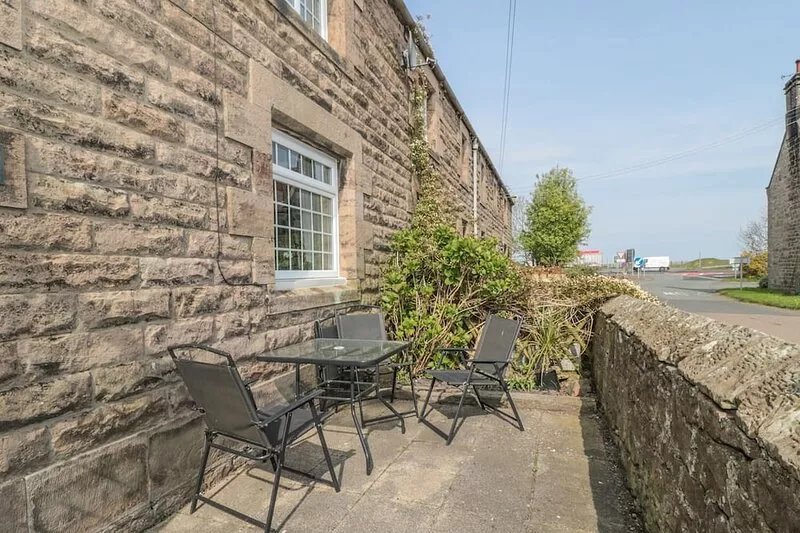 SHEPHERDS NOOK, pet friendly, with open fire in North Charlton