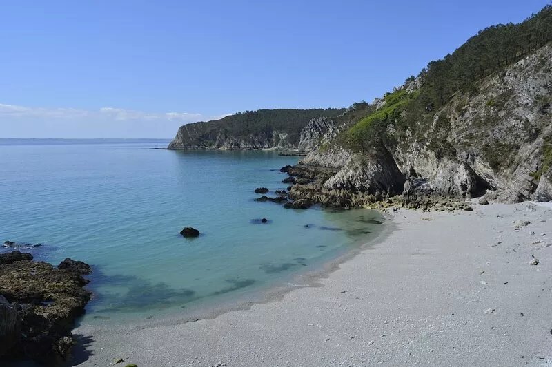 Magnificent stone house, sea view, in La Palue, Morgat