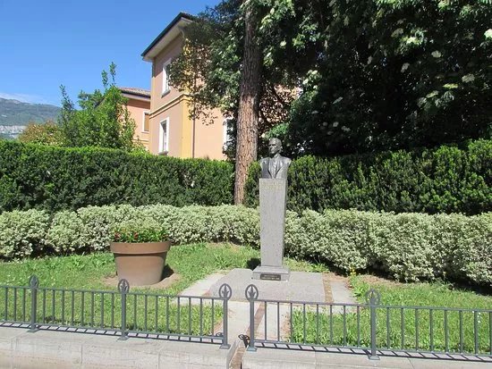 Busto di Riccardo Zandonai