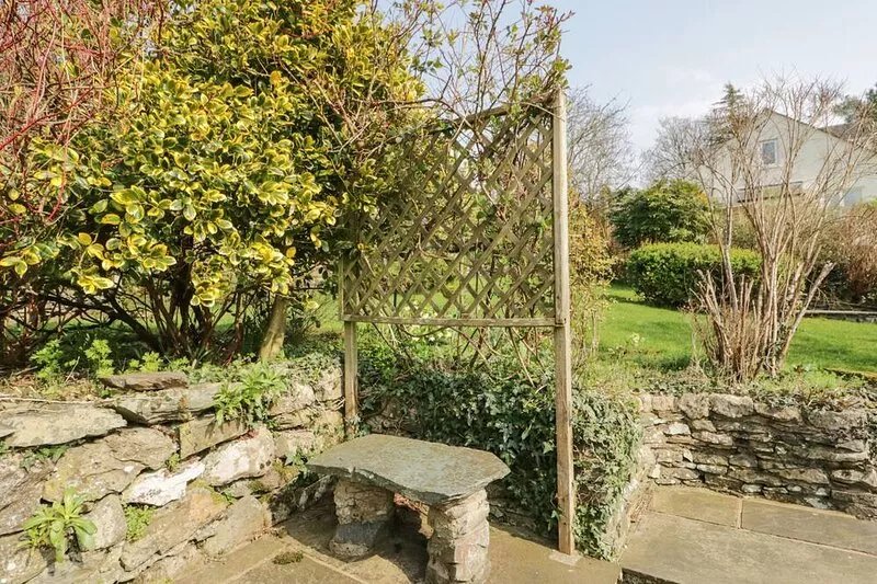 THE OLD POST HOUSE, pet friendly, with open fire in Witherslack