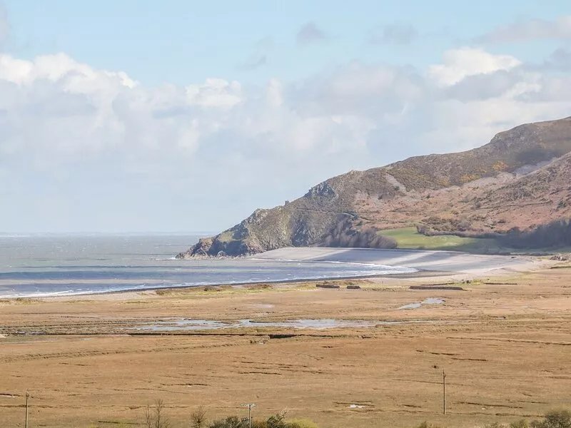 WOODEDGE, pet friendly, character holiday cottage in Porlock