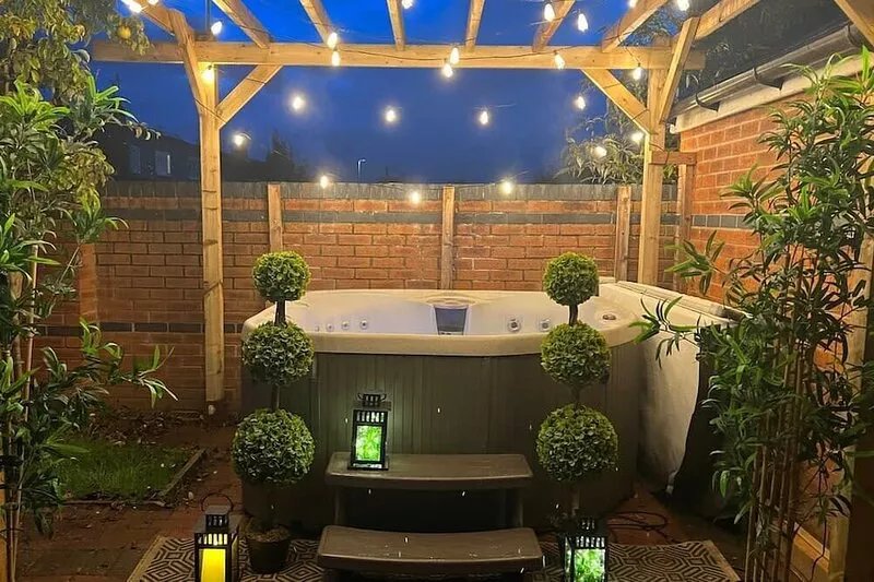 The Cheshire Gathering - Hot Tub 8 Bedroom