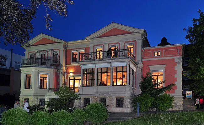 Schott Villa