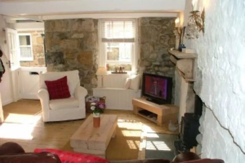 Beautifully Restored 2 Bedroom Property In The Heart Of Old St Ives