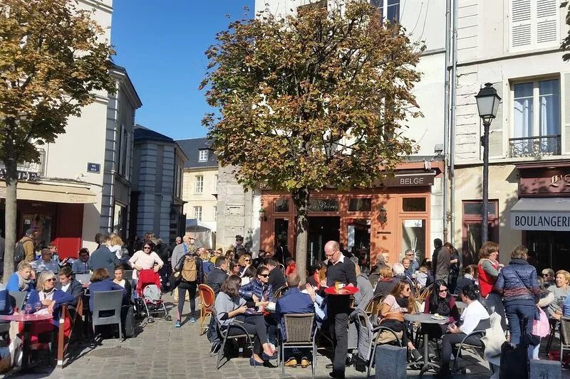 Large comfortable apartment, near the Palace of Versailles