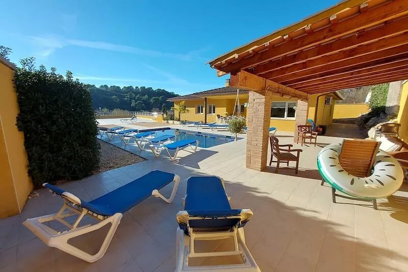 Spacious villa with private pool, a stone's throw from the beaches of San Marti.