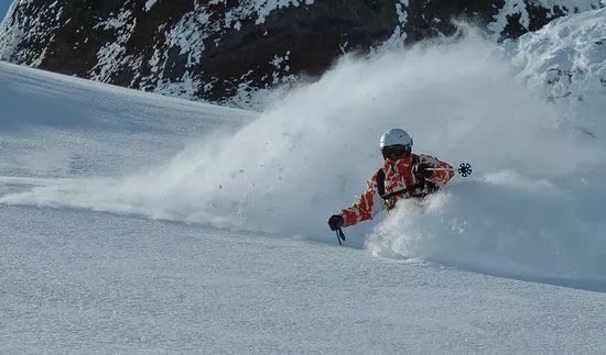 Skischule & Skiverleih Total