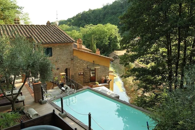 Mulino Del XVII Secolo - Le cascate del fiume, waking up with yoga.