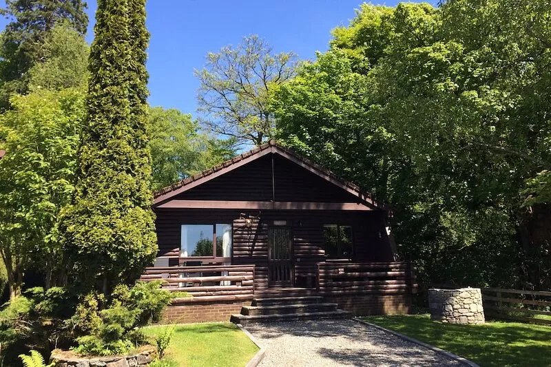 Log Cabin-Private Bathroom-Countryside View