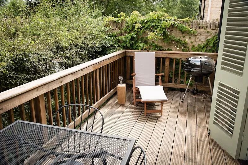 Cosy family cottage on Cotswold nature reserve