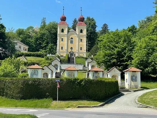 Kreuzberglkirche, Kreuzweg
