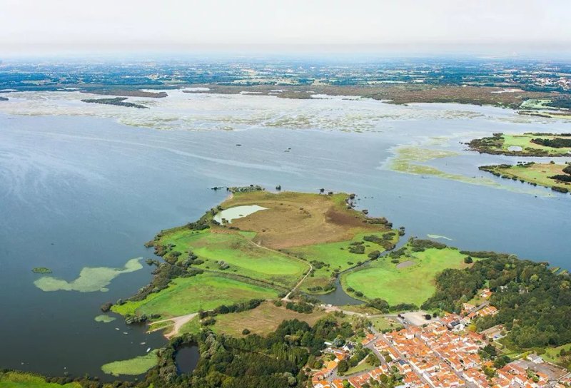 Lac de Grand Lieu, Port d'ete et Port d'hiver