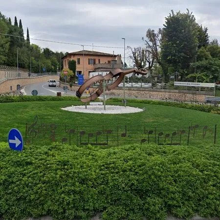 Rotonda Di Salo Scultura Del Violino