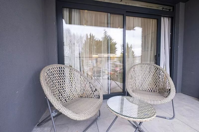 Belmore 2 Bedroom Luxury Apt. with Parking in Stanmore, North West London - 09