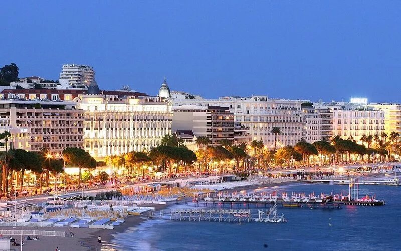 3 rooms sea view on the French Riviera 5 minutes from the sea
