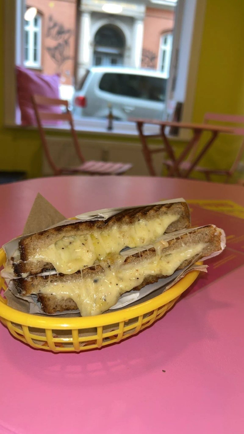 Frau Dr. Schneider's Grilled Cheese Wonderland