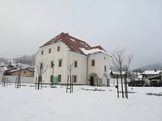 Oplotnica Mansion