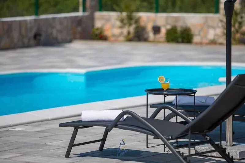 Beautiful 3-BR villa with pool and sea view just above Rogoznica