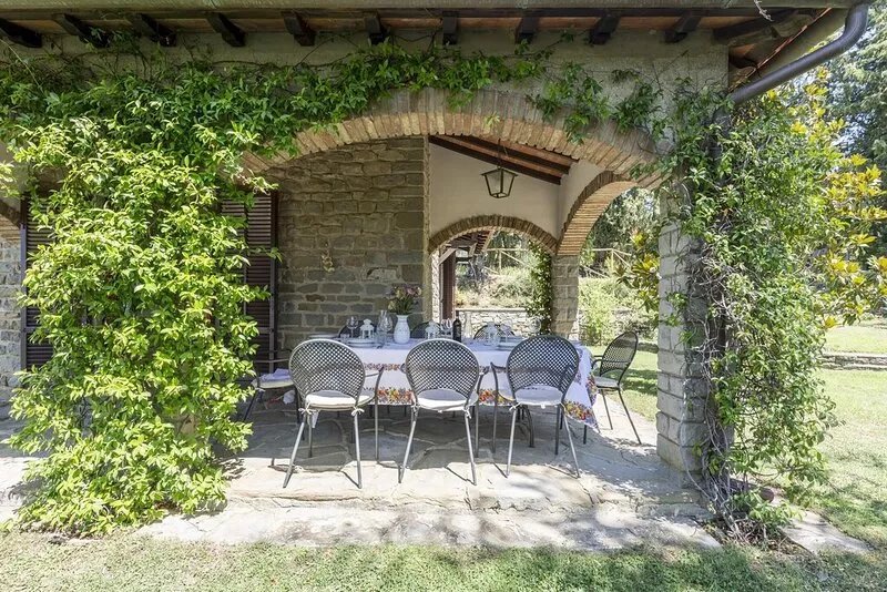 Villa Ai Cedri, hilly position, panoramic view and private swimming pool