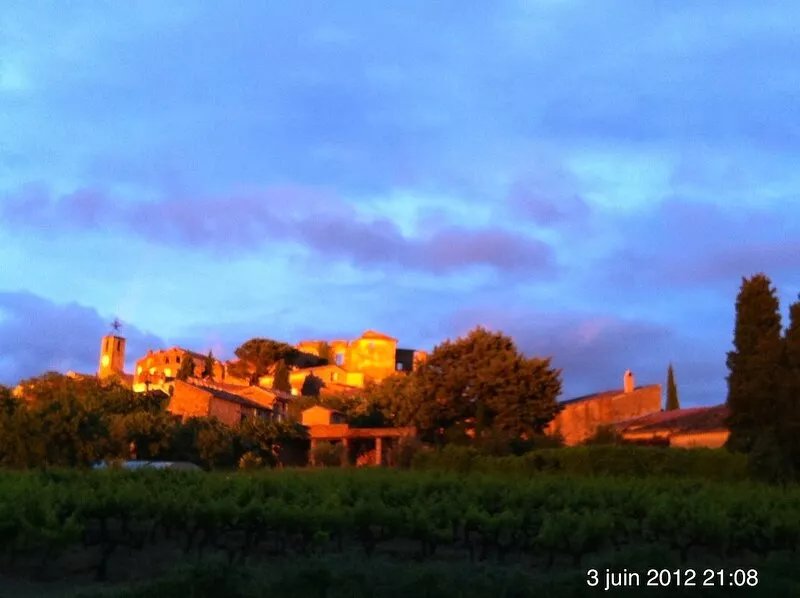 Between Vaison and Mont-Ventoux, Provencal farmhouse on the edge of the village