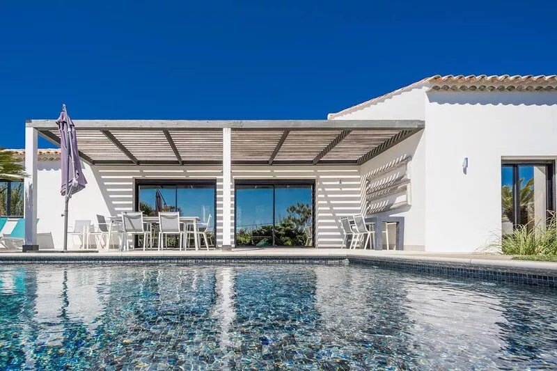 Magnificent villa pool 30 m from the sea and Club 55 on Pampelonne beach
