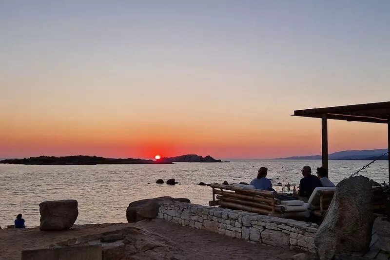 Magnificent villa facing Pinarello. Exceptional panoramic sea and mountain views