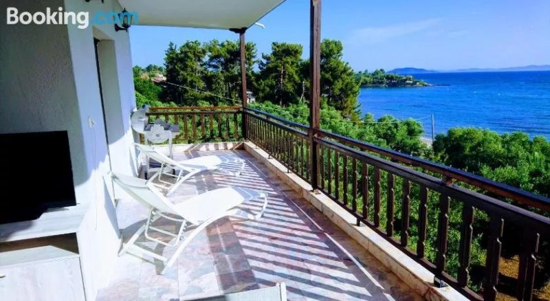 EliaHouse, A Quiet Seaside Place, Ideal For Children