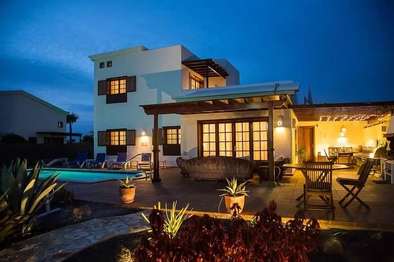 Luxury Villa with Private Heated Pool, WiFi and Wonderful Sea and Mountain Views