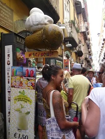 Free Tour Taste of Naples’ History and Limoncello