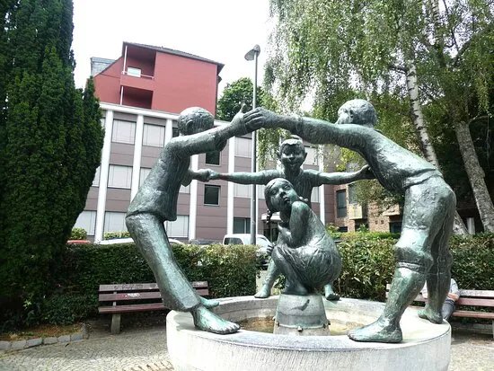 Statuen ''turelure-lissje''