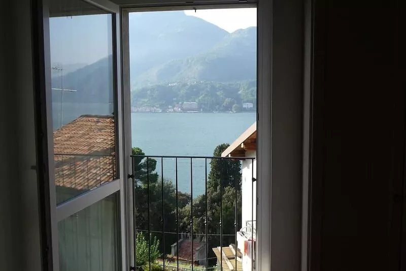 Bellagio  2 apartments in a detached house with  garden and beautiful lake view