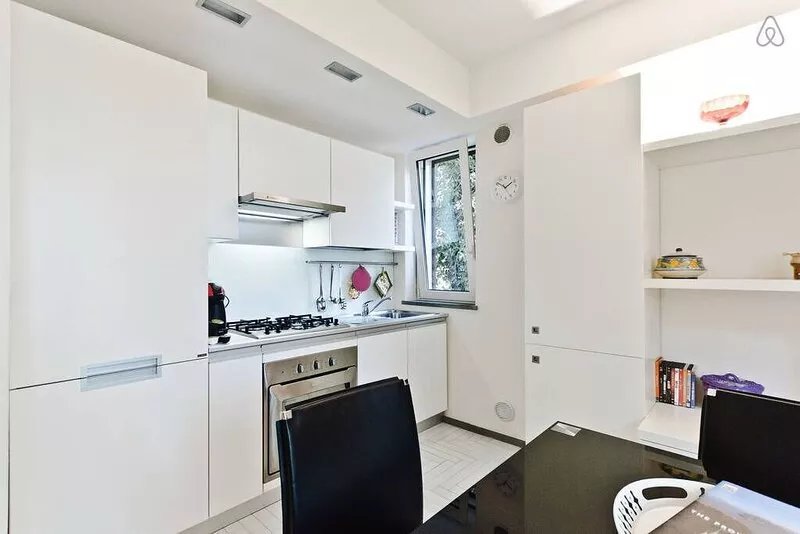 Prestigious apartment house near Ulysses Greek Theatre 4 people 1 room let