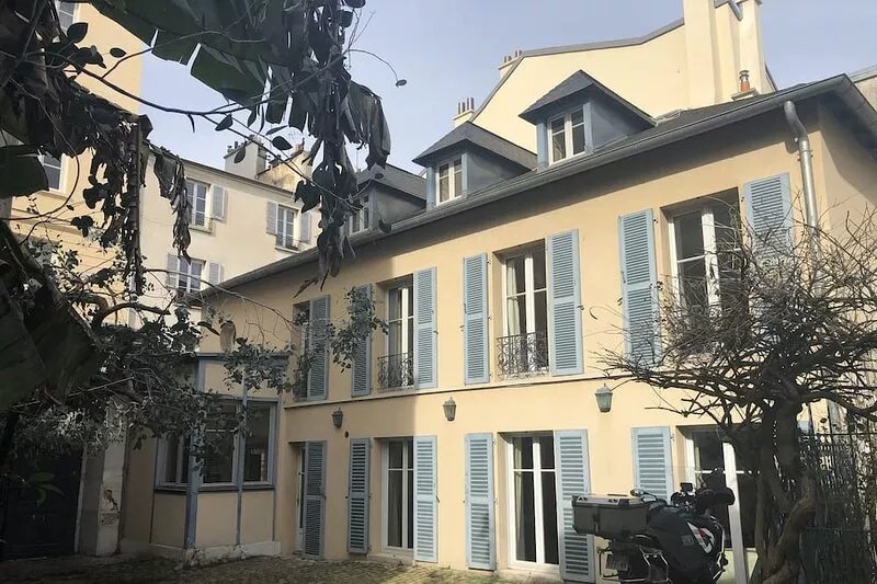 Cosy and very quiet town house 2 steps from the Château de Versailles