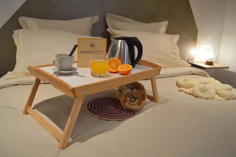 Bed and breakfast in Hautvillers, cradle of champagne (5min. Epernay, 15min