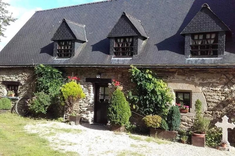 Gites de Camors - Longere Sleeps 8 (4 Bedrooms)