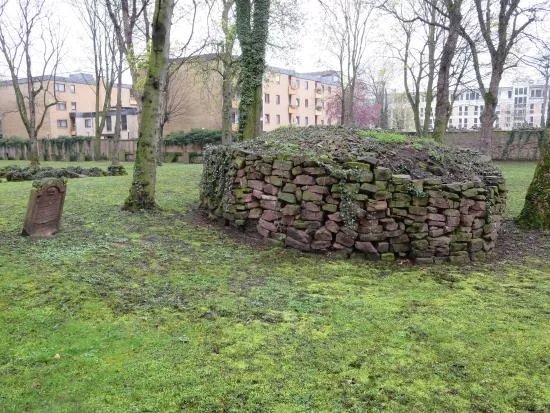 Old Jewish Cemetery