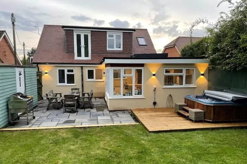 Modern cottage on edge of New Forest