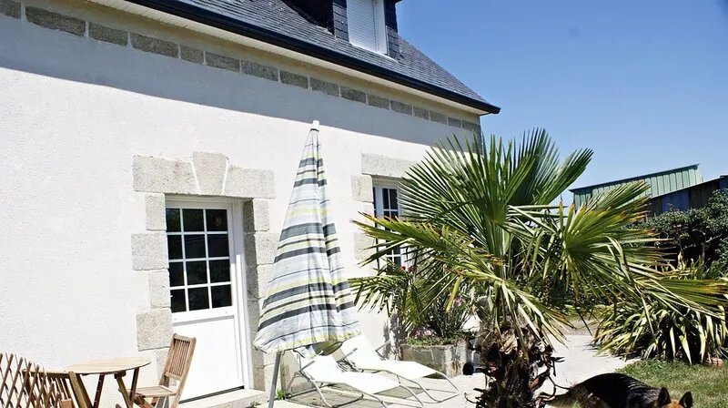 Apartment quiet, rural setting not far from the sandy beaches