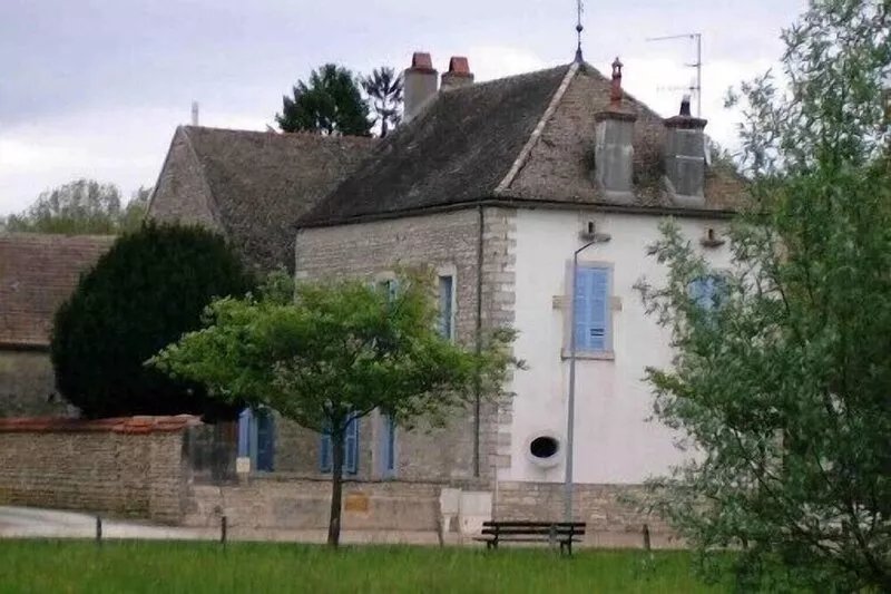 Large gîte near Beaune