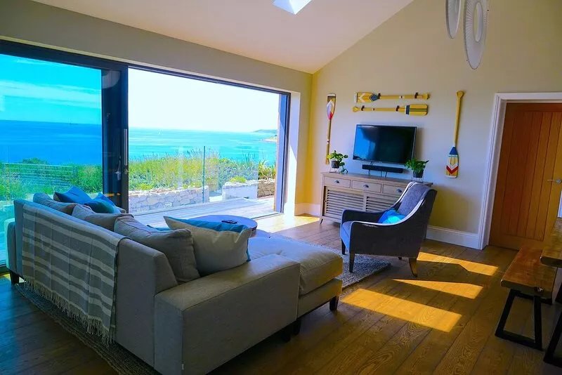 Chymaen - Magnificent coastal home with Sea Views