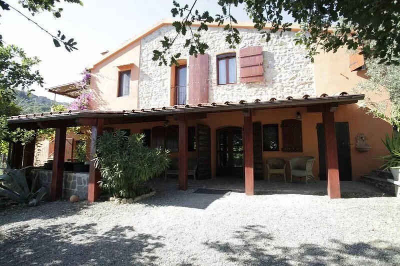 Campo Al Pero - Very cozy, antique stone house with pool to relax and unwind