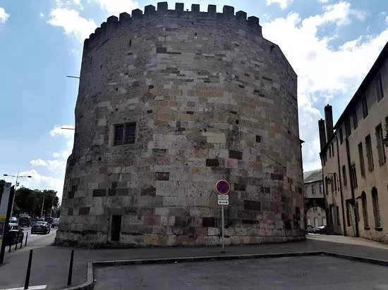 Tour Aux Puces