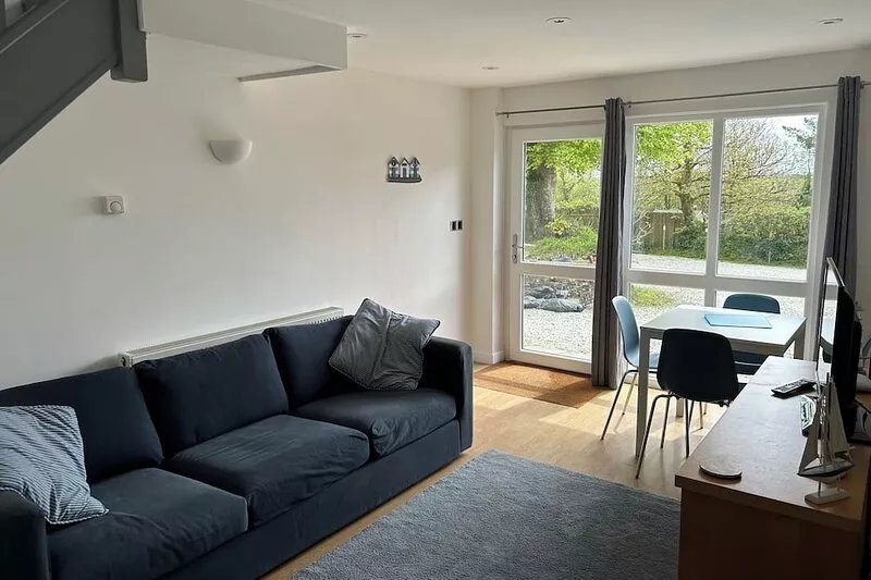 2 bedroom modern property in peaceful location close to the golf course