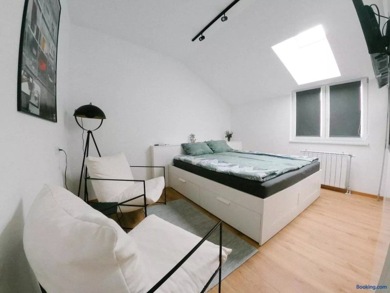 Meebo Apartments