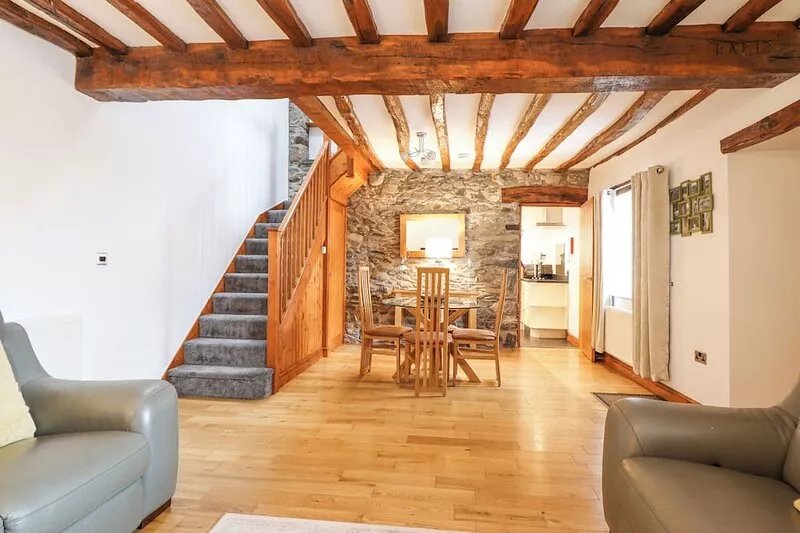 ISALLT, pet friendly, character holiday cottage in Llanfair